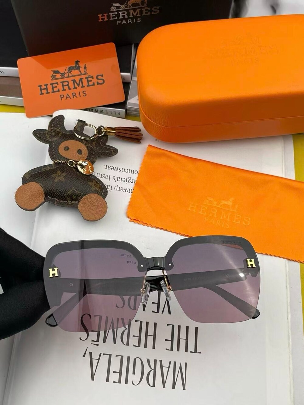 Hermès Square Rimless Sunglasses - Picture 3 of 4